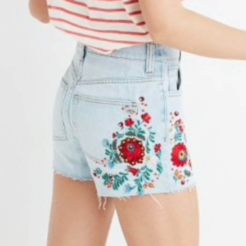 Madewell 32 perfect jean short flower embroidered